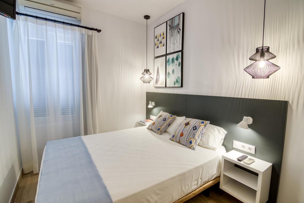 Hostal La Isla มาโอน ภายนอก รูปภาพ