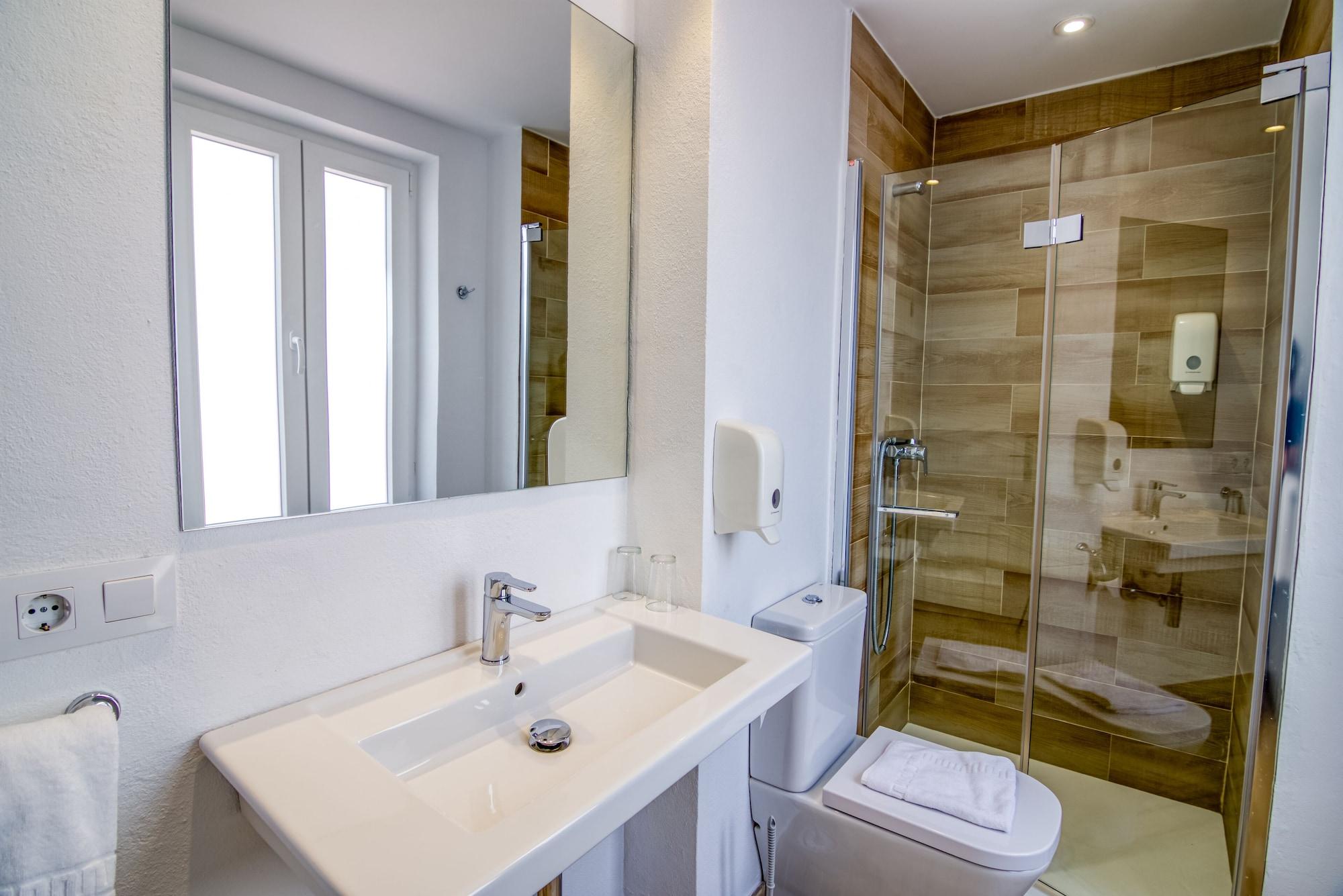 Hostal La Isla มาโอน ภายนอก รูปภาพ