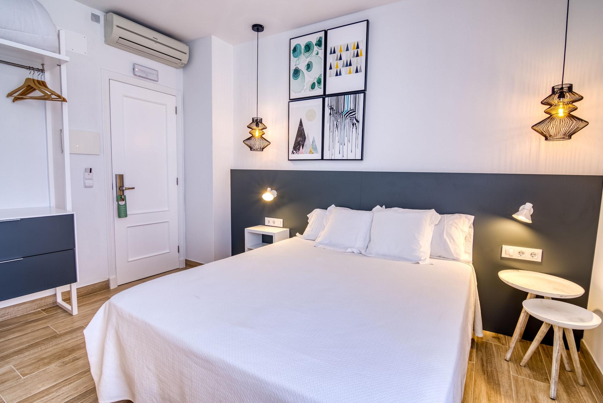 Hostal La Isla มาโอน ภายนอก รูปภาพ