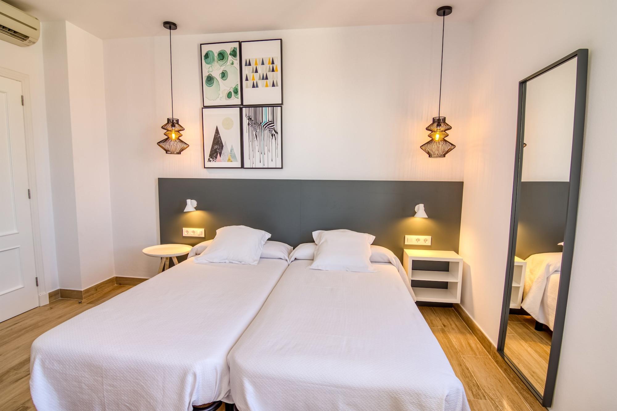 Hostal La Isla มาโอน ภายนอก รูปภาพ