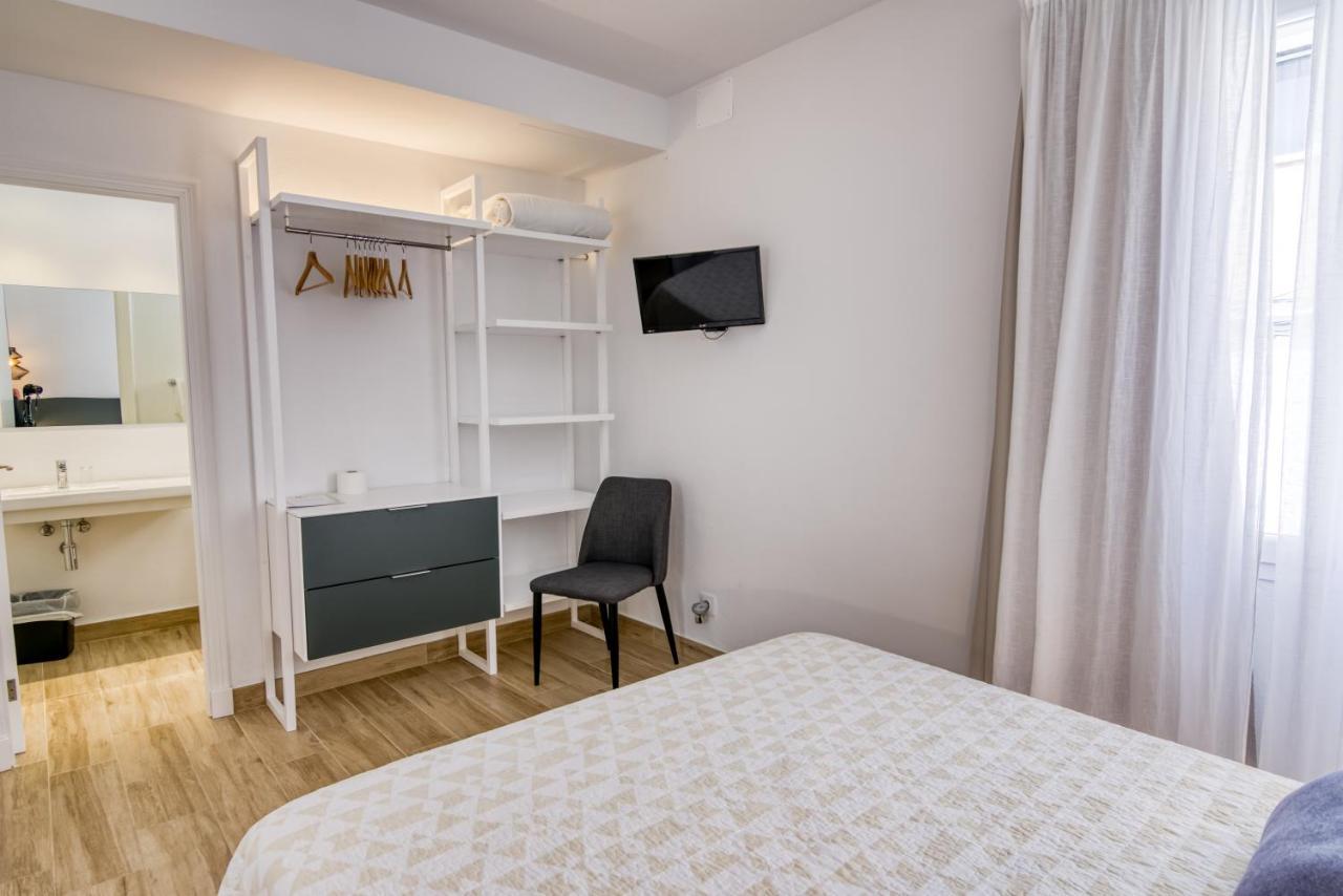 Hostal La Isla มาโอน ภายนอก รูปภาพ